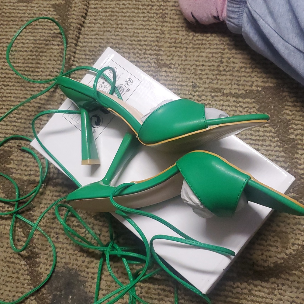 SHEIN Green High Heels with Strappy Design and Open Toe - Picture 8 of 10